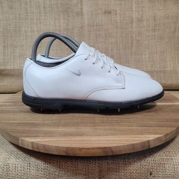 Vintage Nike Golf Shoes Air Comfort White Leather Metal Spikes Women's Size 8 - Picture 1 of 10